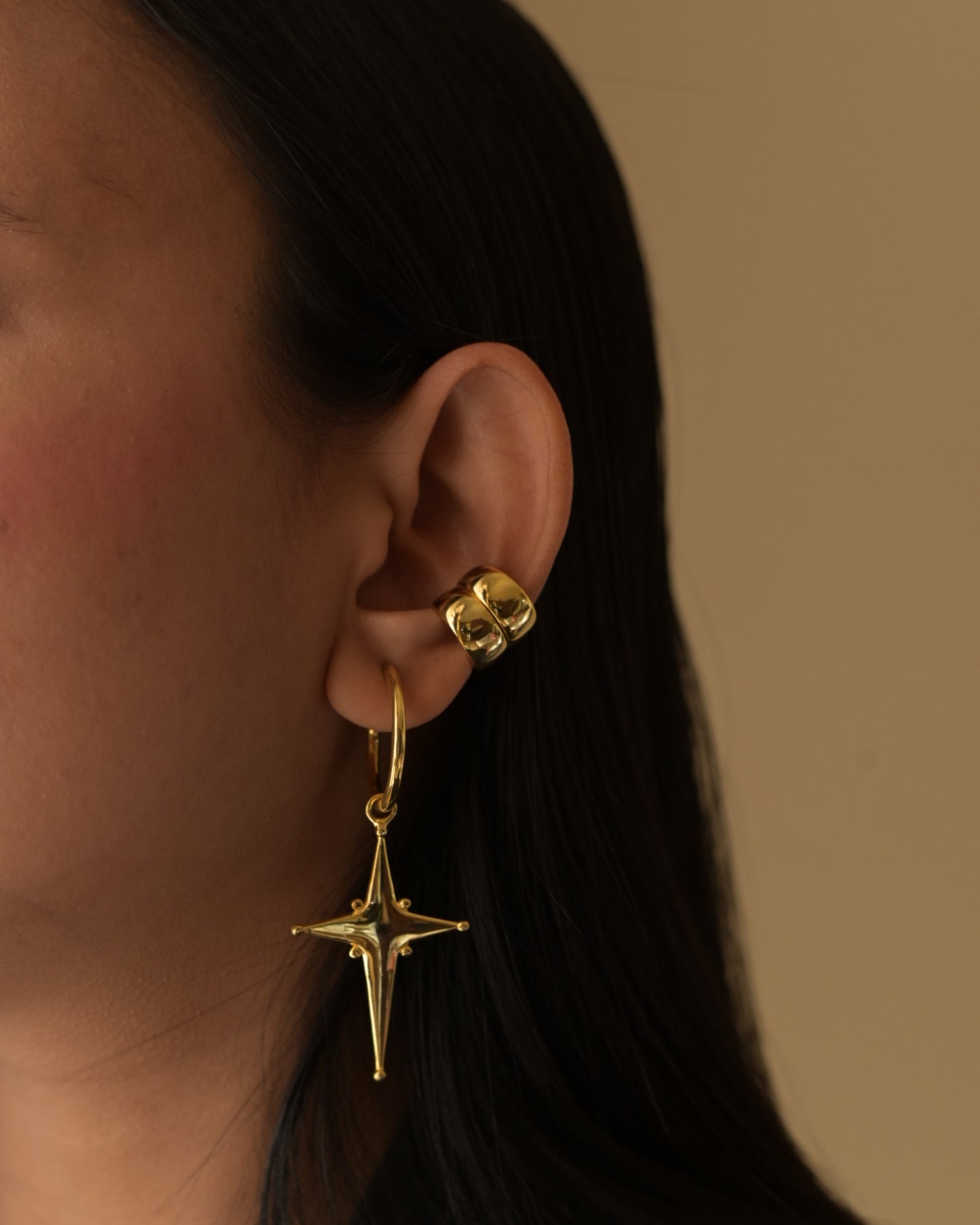 Big Tara Hoop + 1 Pair of Pebble Ear Cuff