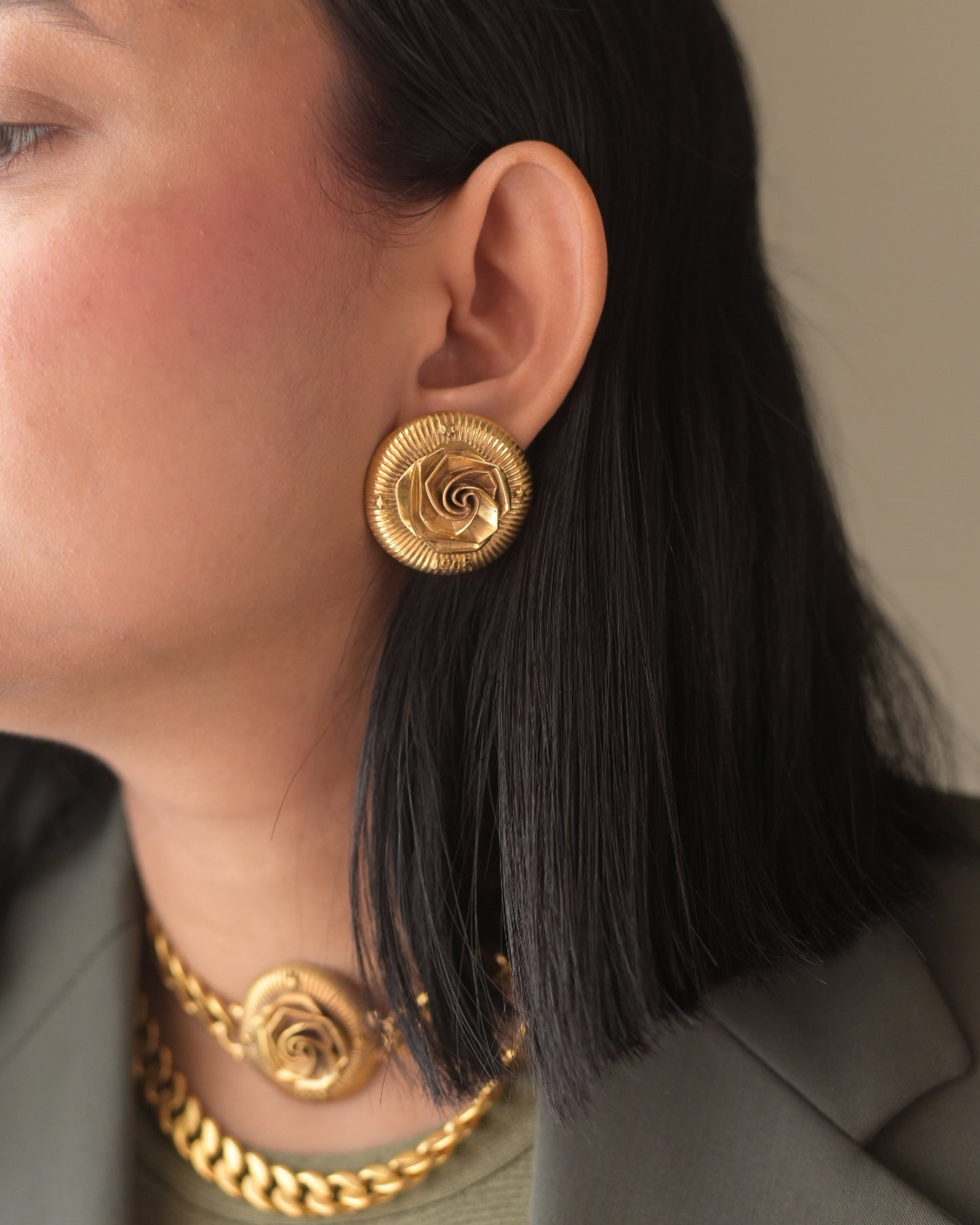 British Rose Stud with Chain