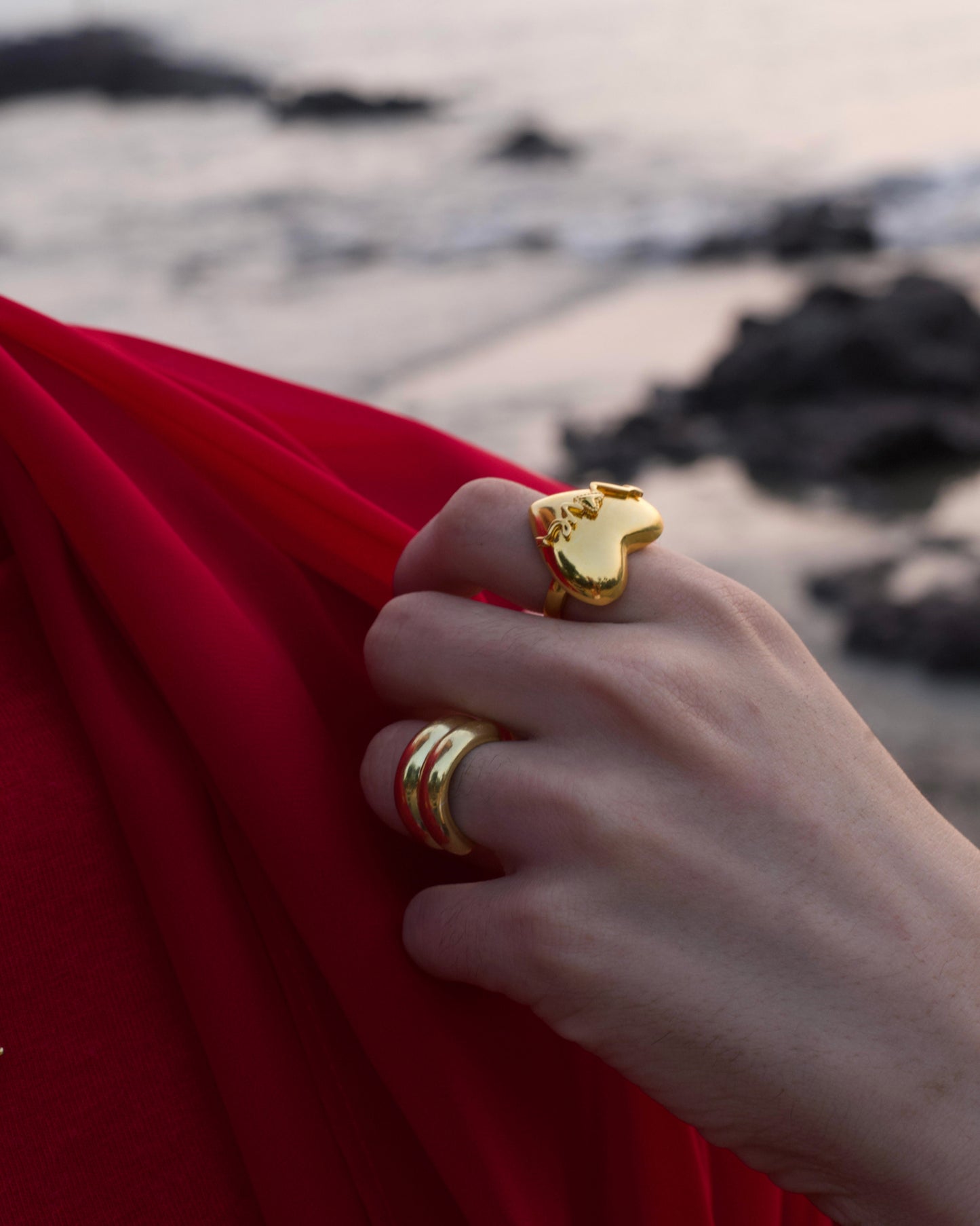 Modern gold sweetheart rings for women