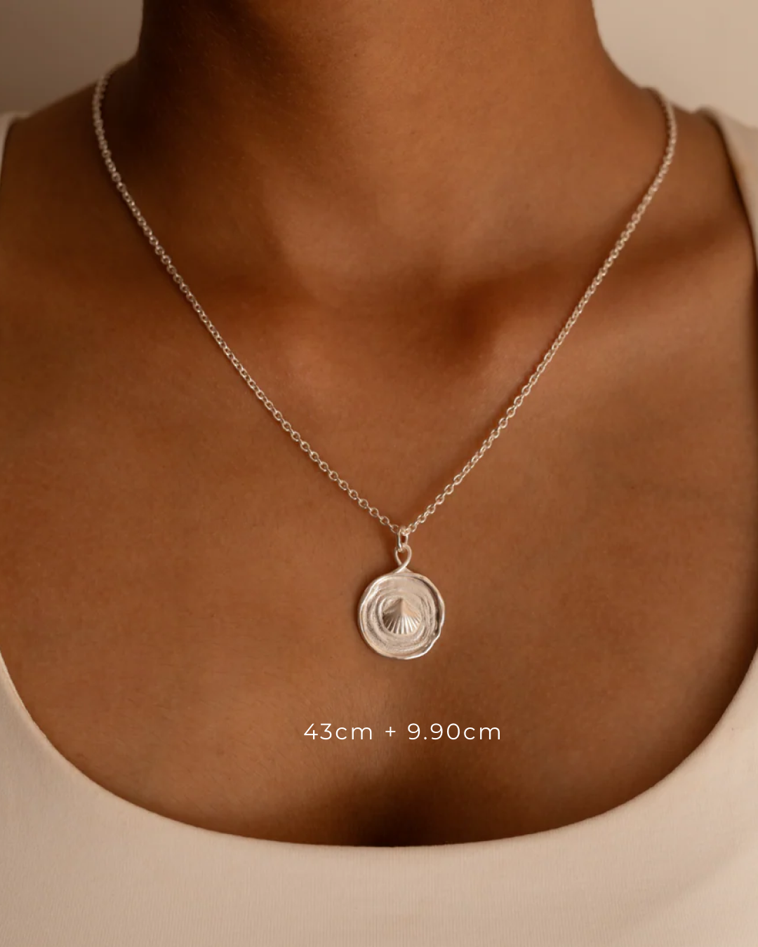 Minimal charm pendant for women