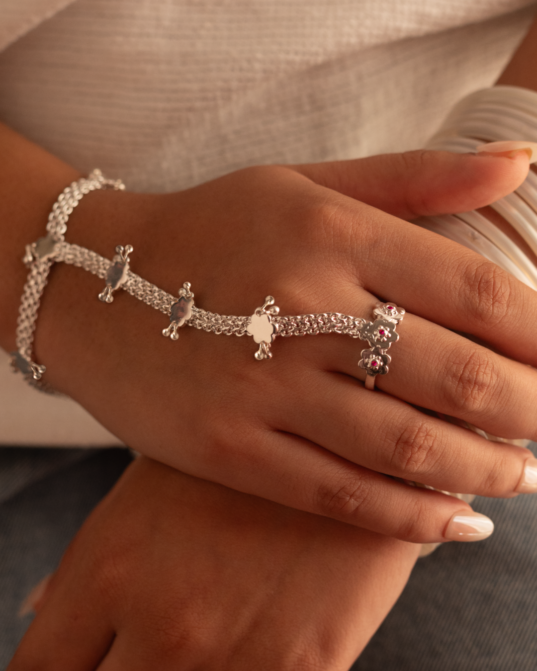Madhubala Hand Harness