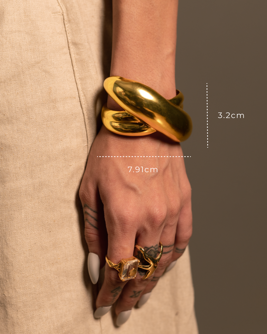 Gold plated statement bangle for women with dimenson